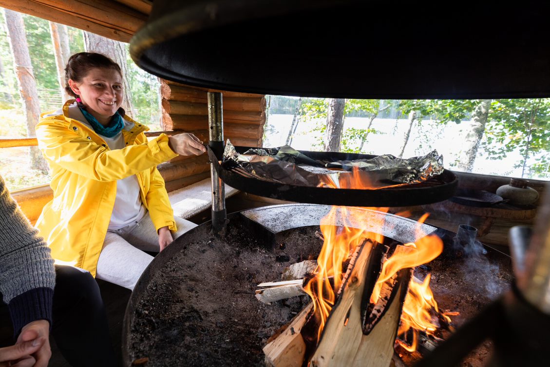 Grillausta kalliomajalla
